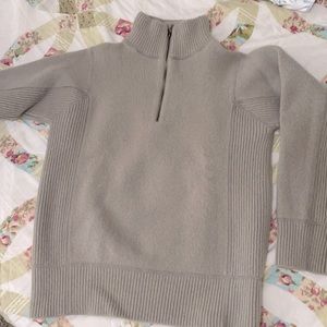 Wool Sweater. Small. Light brown-green. Zip up